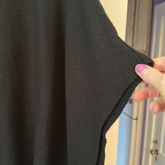 Messimo Poncho Sweater - Picture 9 of 10